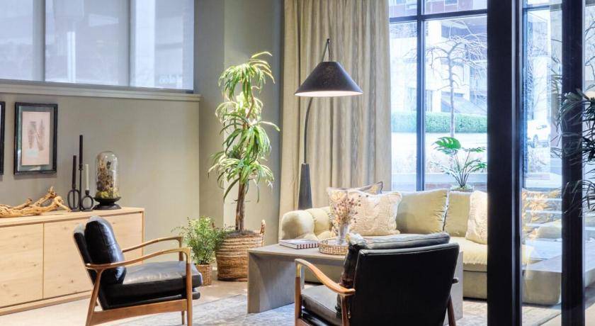 Photo of Livingroom in Downtown