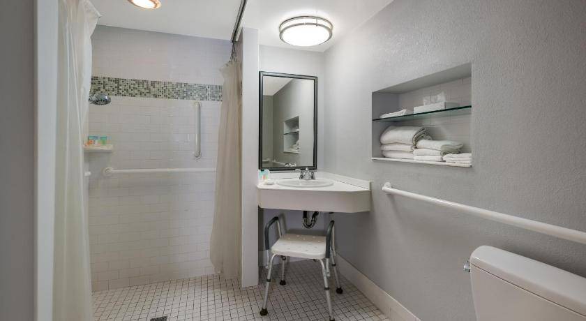 Photo of Bathroom in Merrick