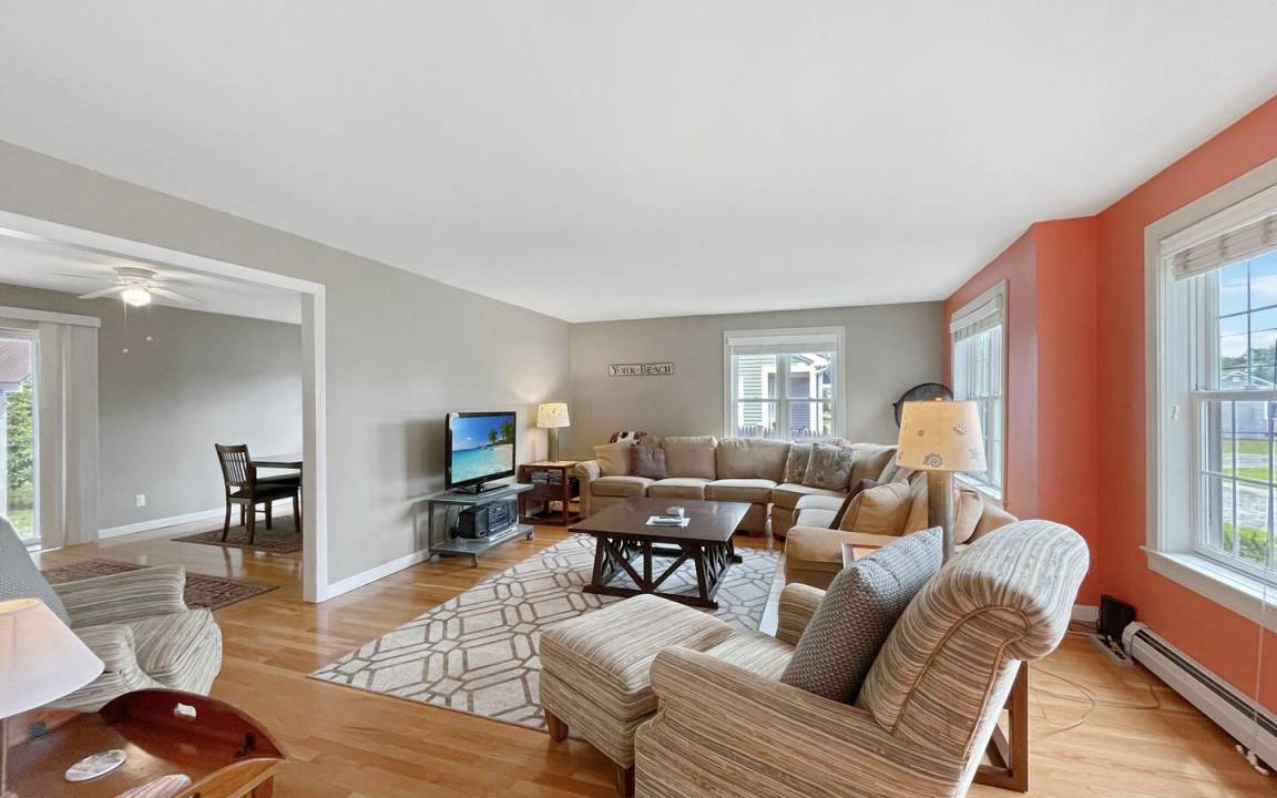 Photo of Livingroom in York Beach