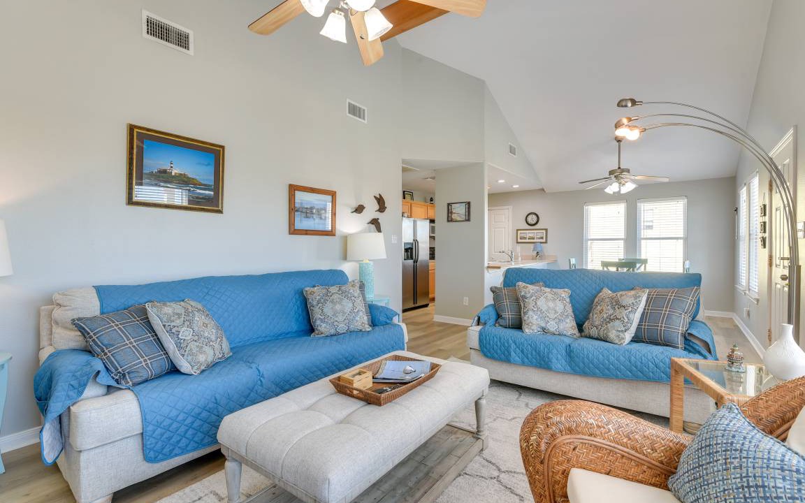 Photo of Livingroom in Pirates Beach