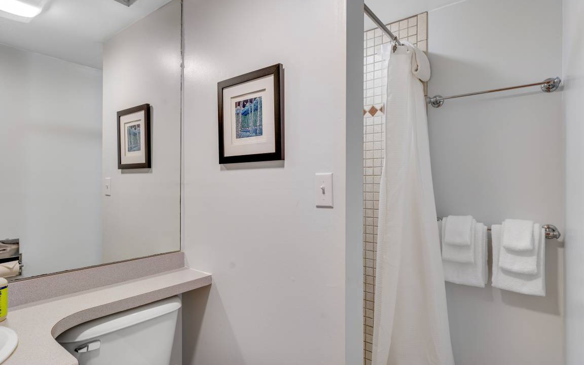 Photo of Bathroom in Warren