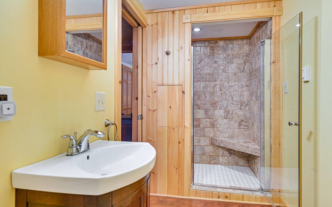 Photo of Bathroom in Boonville