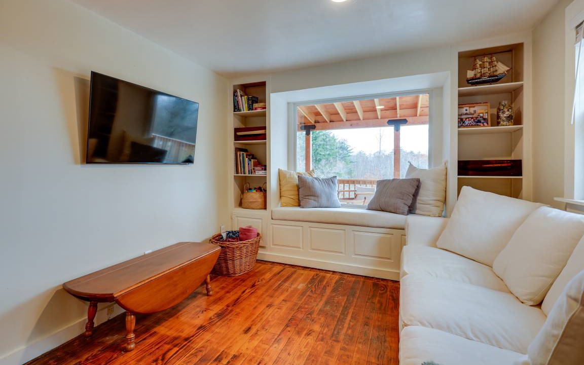 Photo of Livingroom in Elkins