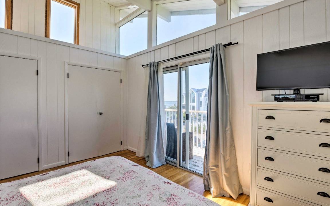 Photo of Bedroom in West Hampton Dunes