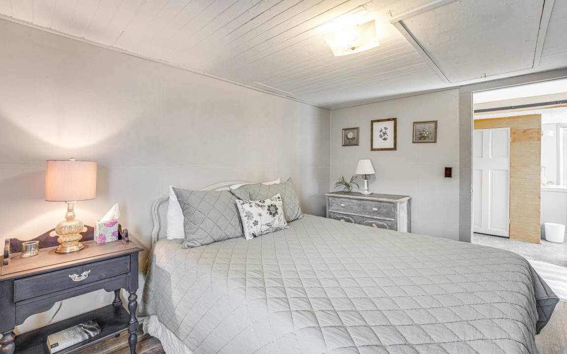 Photo of Bedroom in Emporium