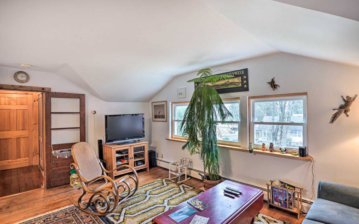 Photo of Livingroom in Saugerties