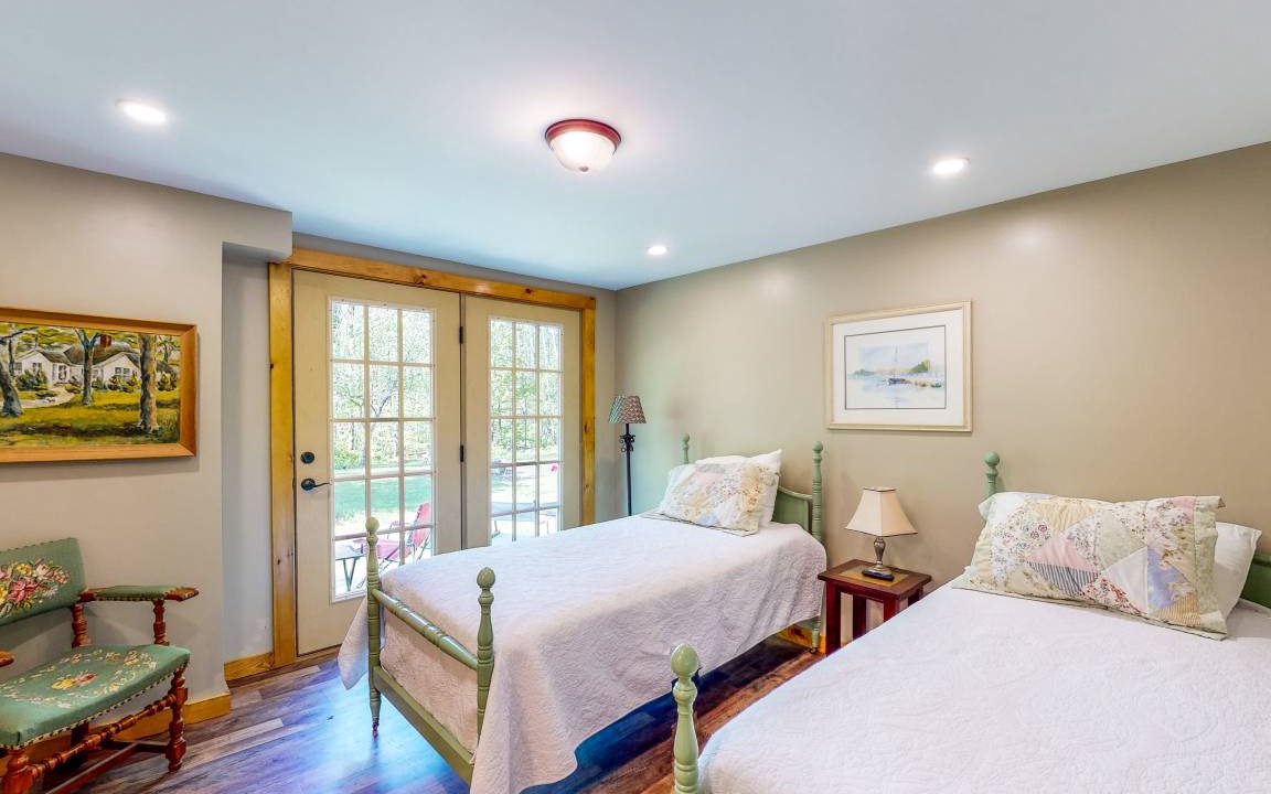 Photo of Bedroom in Roxbury