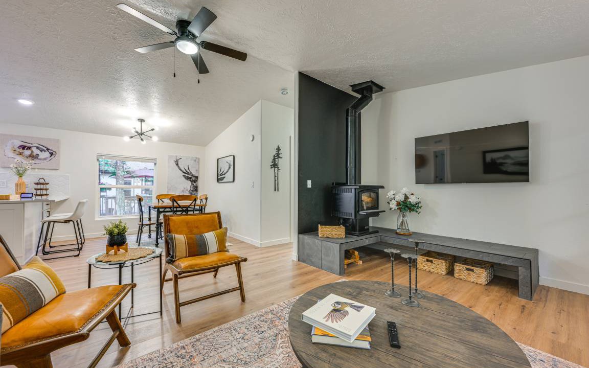 Photo of Livingroom in Hoodsport