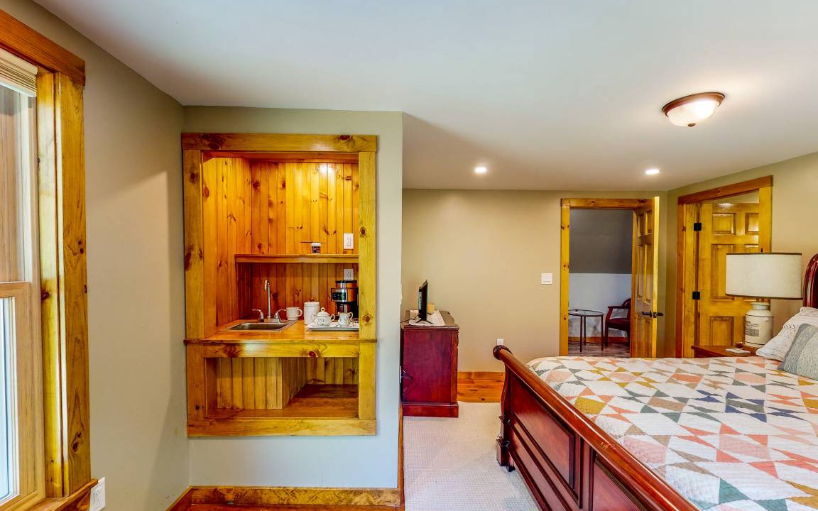 Photo of Bedroom in Roxbury