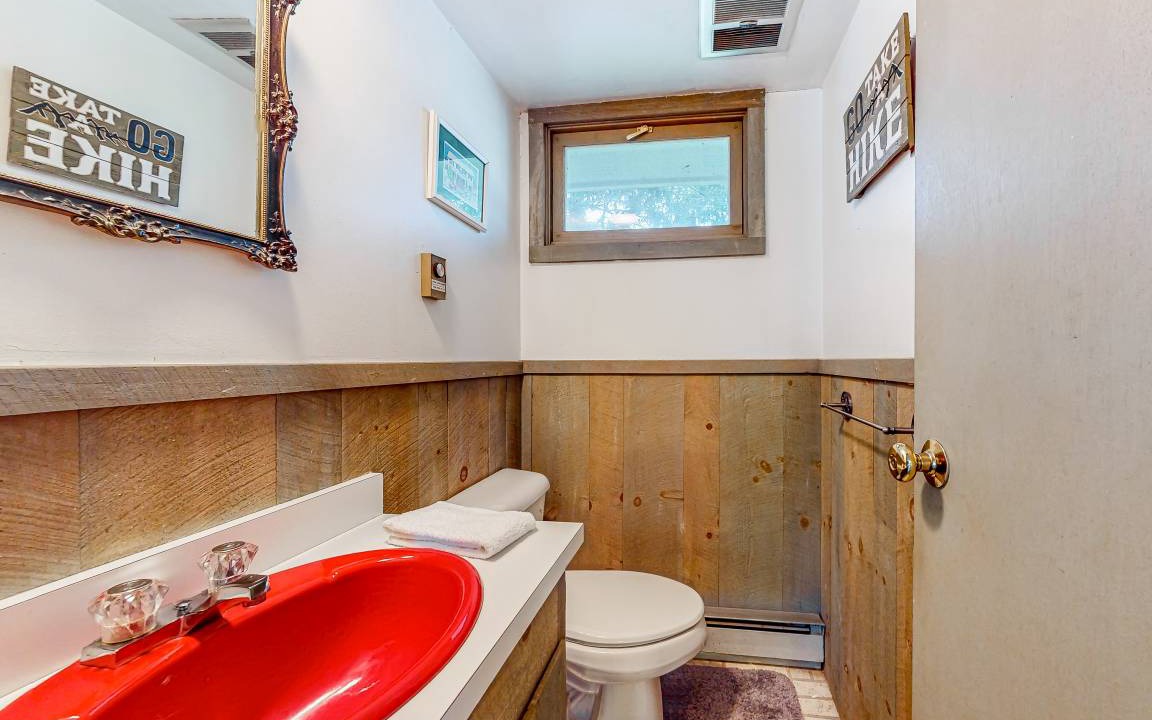 Photo of Bathroom in Cranmore Birches