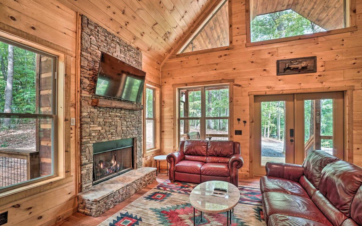 Photo of Livingroom in Morganton