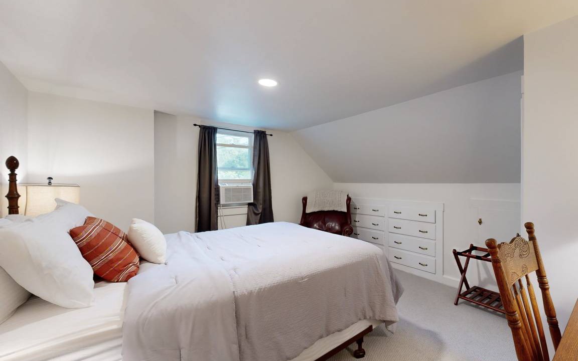Photo of Bedroom in Proctorsville