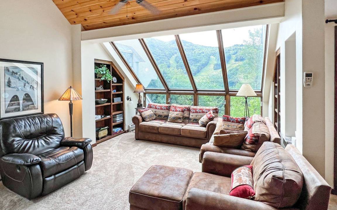 Photo of Livingroom in Central Vermont- Killington