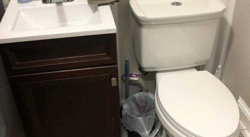 Photo of Bathroom in Union City