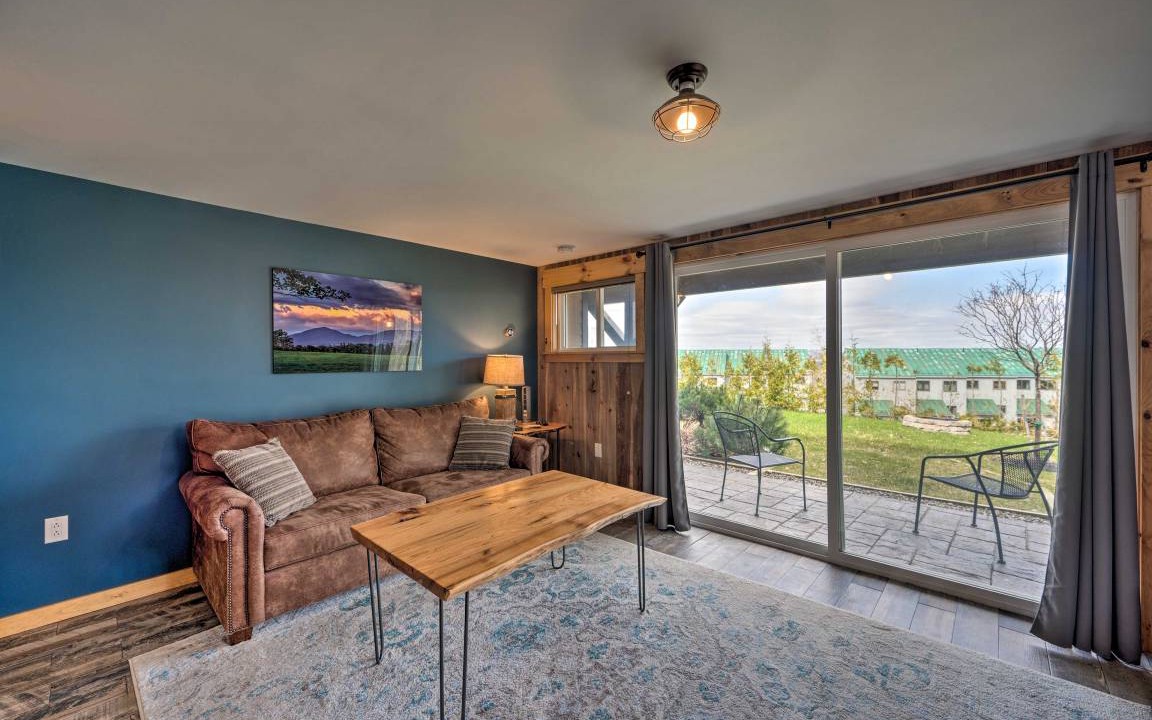 Photo of Livingroom in East Burke