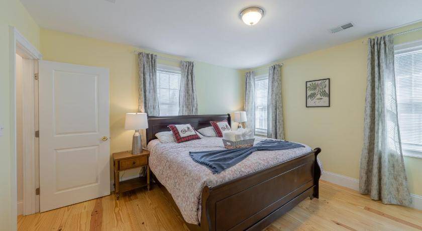 Photo of Bedroom in Quincy