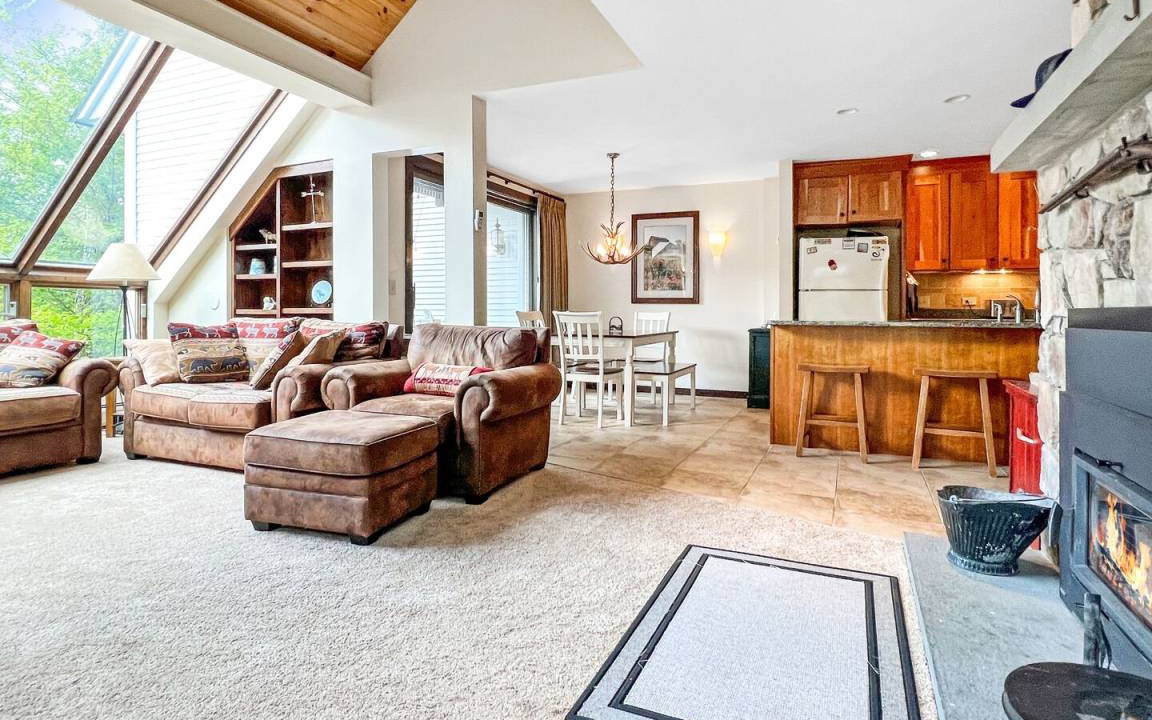 Photo of Livingroom in Central Vermont- Killington
