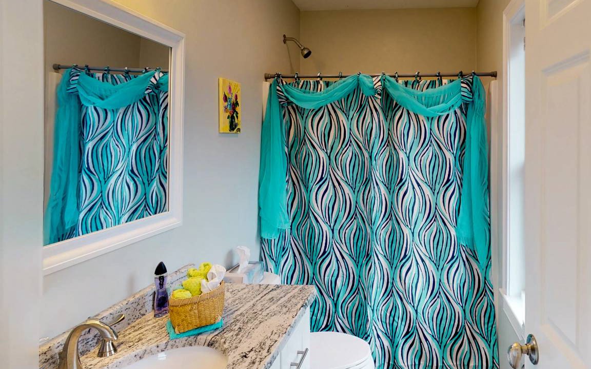 Photo of Bathroom in Teaticket