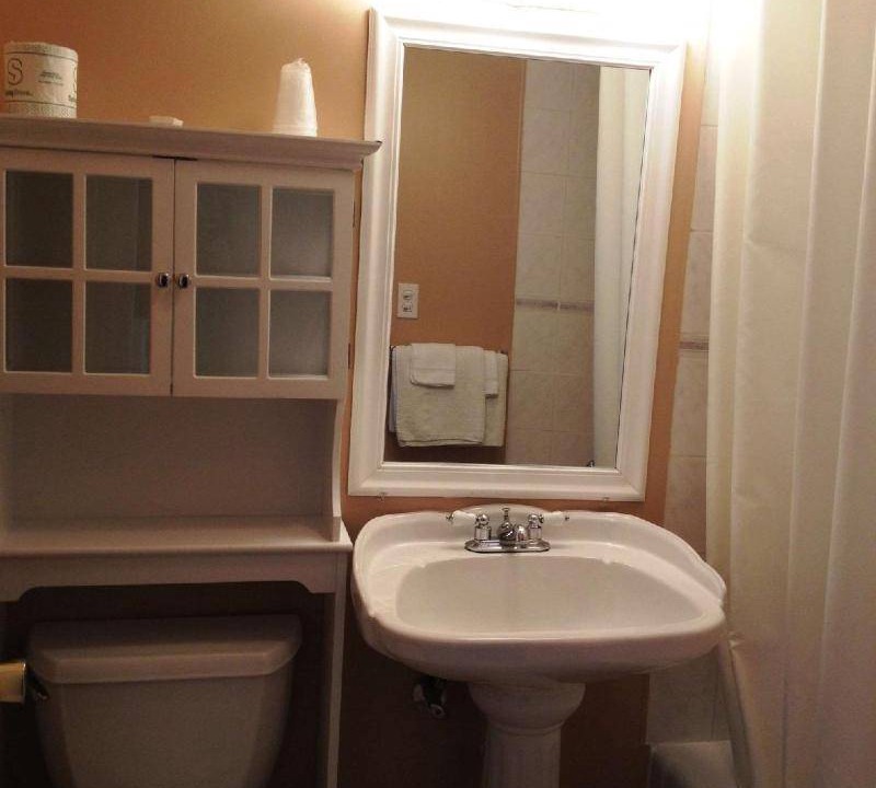 Photo of Bathroom in Niagara Falls