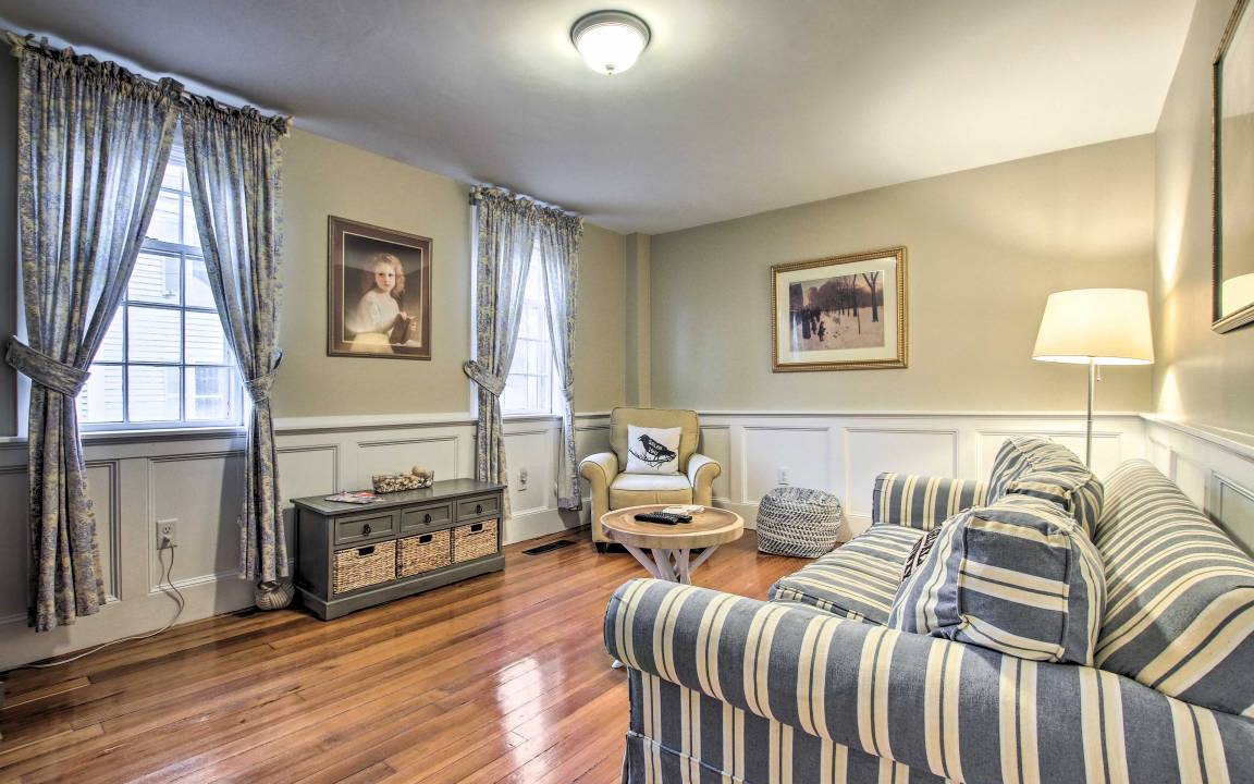 Photo of Livingroom in Salem