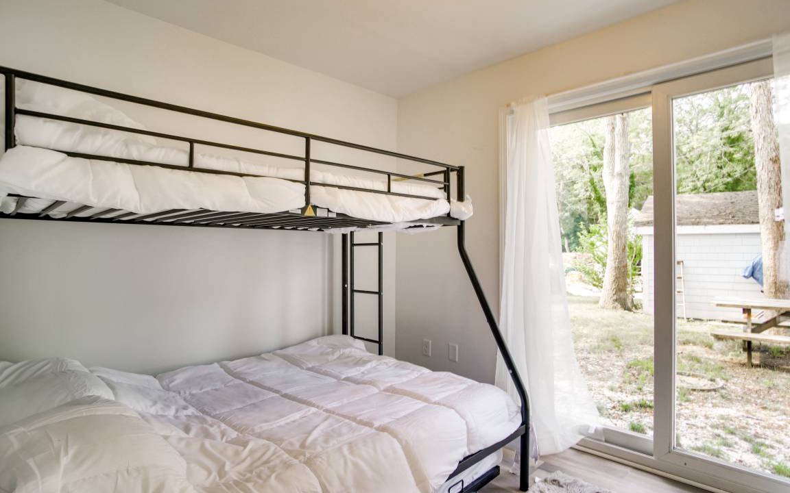 Photo of Bedroom in Seconsett Island