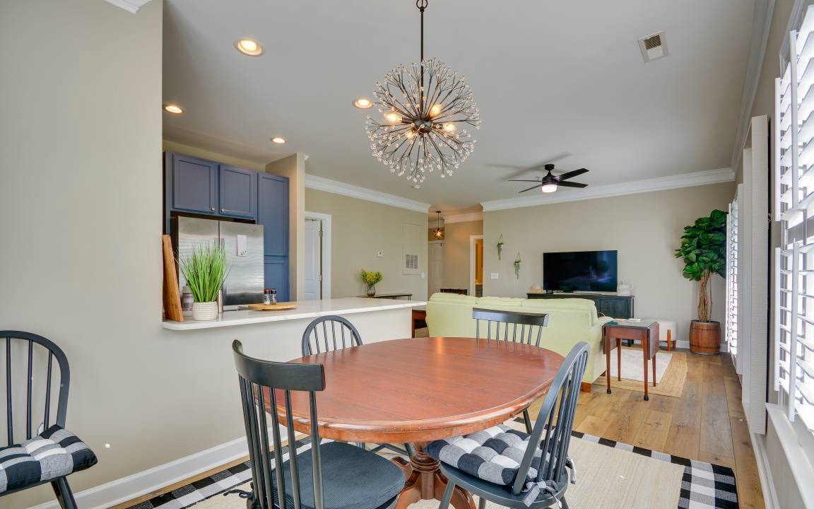 Photo of Livingroom in Old Irving Park