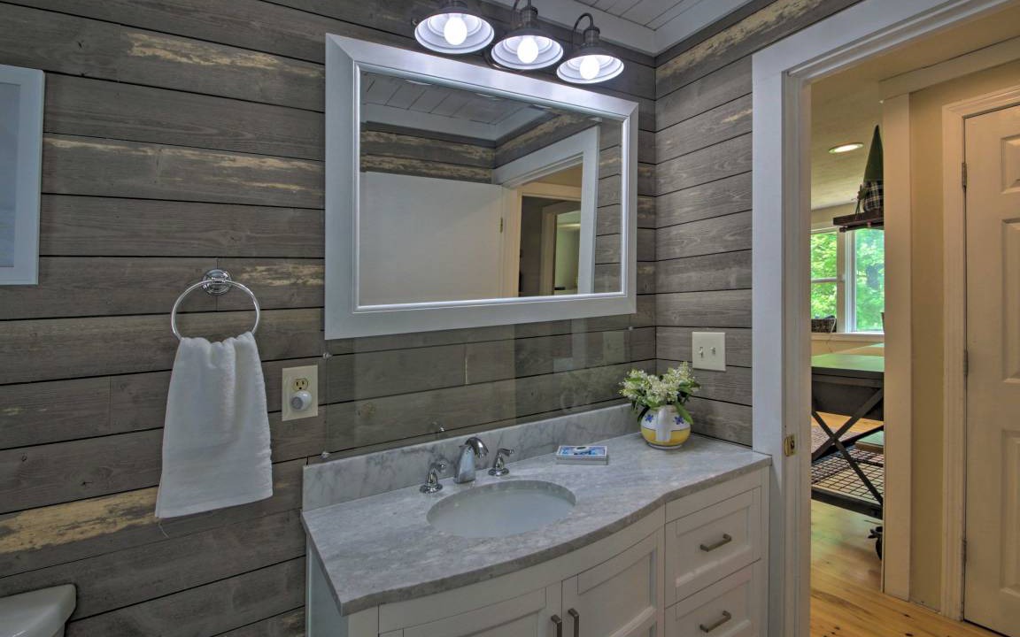 Photo of Bathroom in North Conway