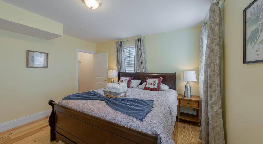 Photo of Bedroom in Quincy