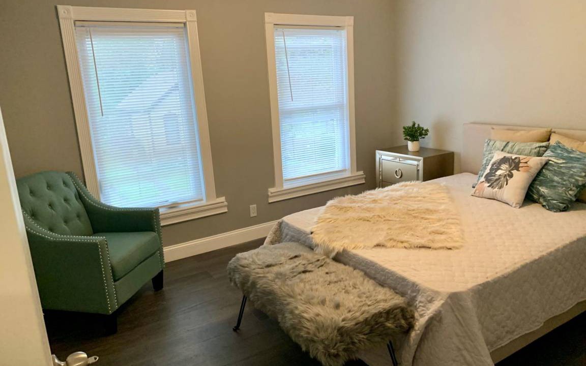 Photo of Bedroom in Downtown Niagara Falls