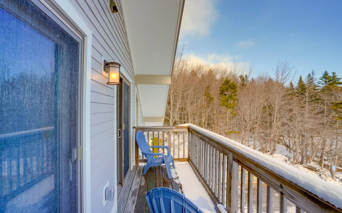 Photo of Patio Balcony in Bromley Mountain