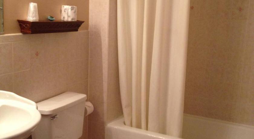 Photo of Bathroom in Niagara Falls