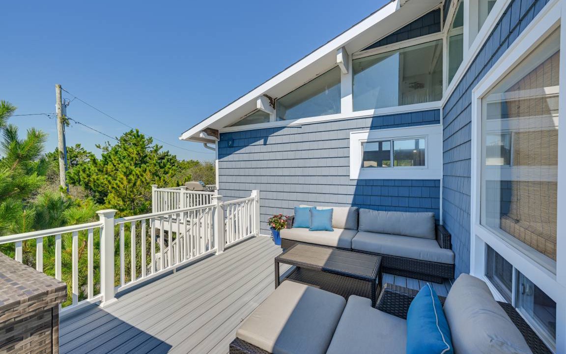 Photo of Patio Balcony in West Hampton Dunes