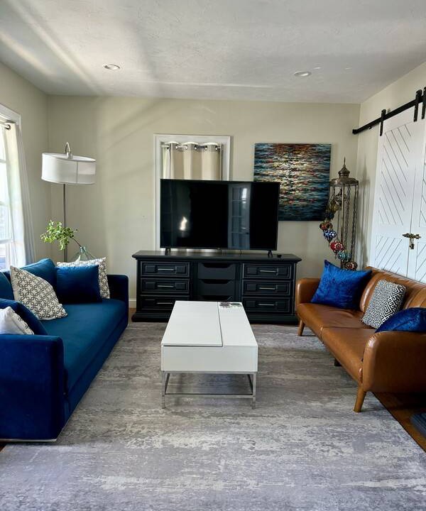 Photo of Livingroom in Revere