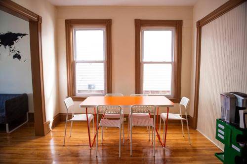 Photo of Livingroom in Burlington