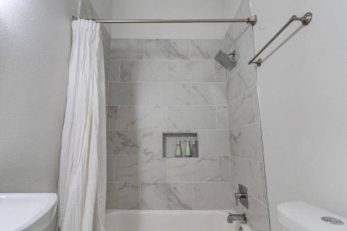 Photo of Bathroom in Seventh Ward