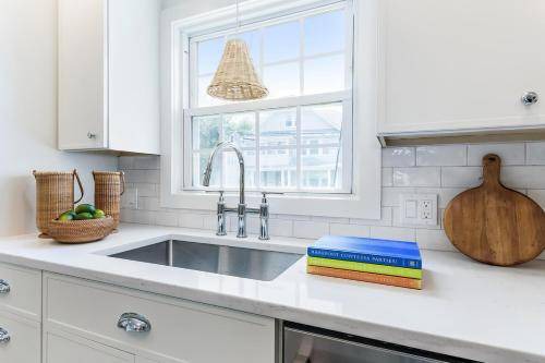 Photo of Kitchen in Black Rock Historic District