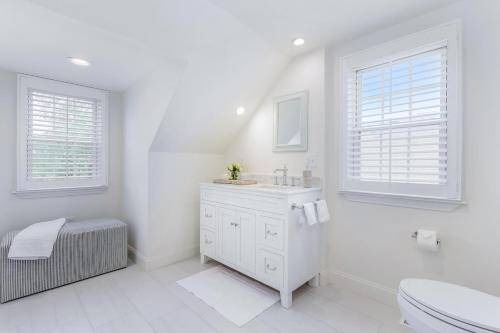 Photo of Bathroom in Black Rock Historic District