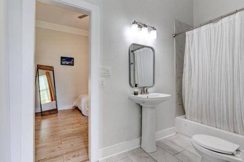 Photo of Bathroom in Seventh Ward