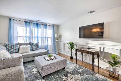 Photo of Livingroom in North Bay Shore
