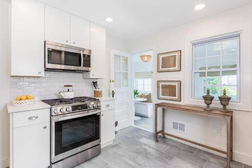 Photo of Kitchen in Black Rock Historic District