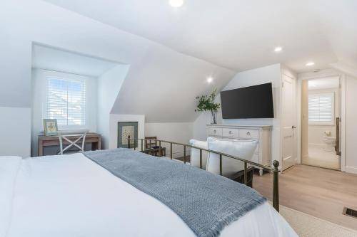 Photo of Bedroom in Black Rock Historic District