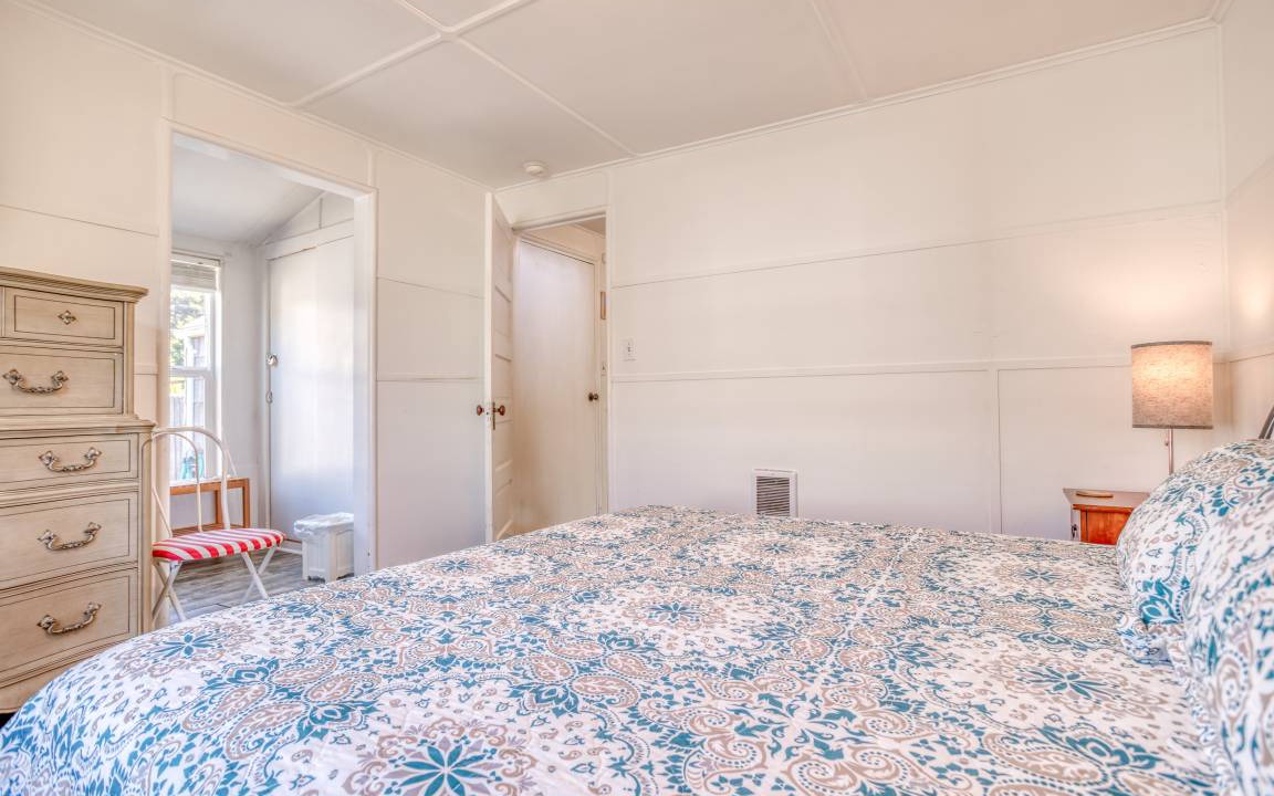 Photo of Bedroom in Lincoln City