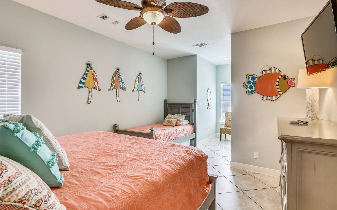 Photo of Bedroom in Bermuda Beach