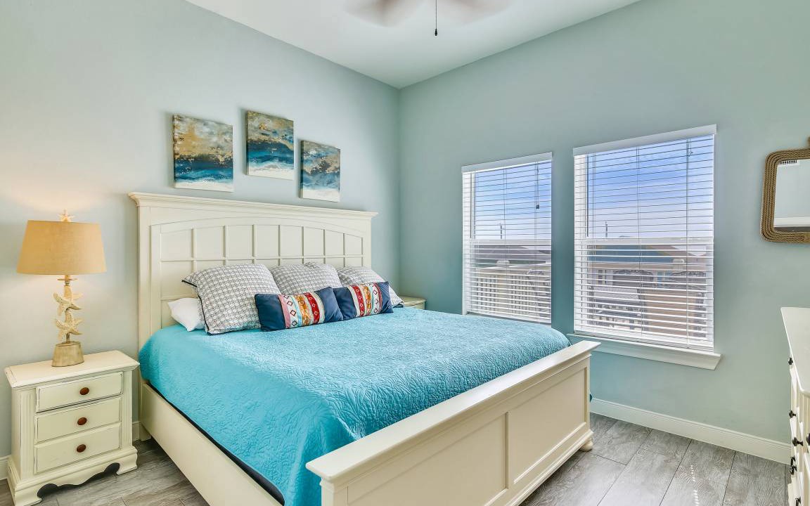 Photo of Bedroom in Bermuda Beach