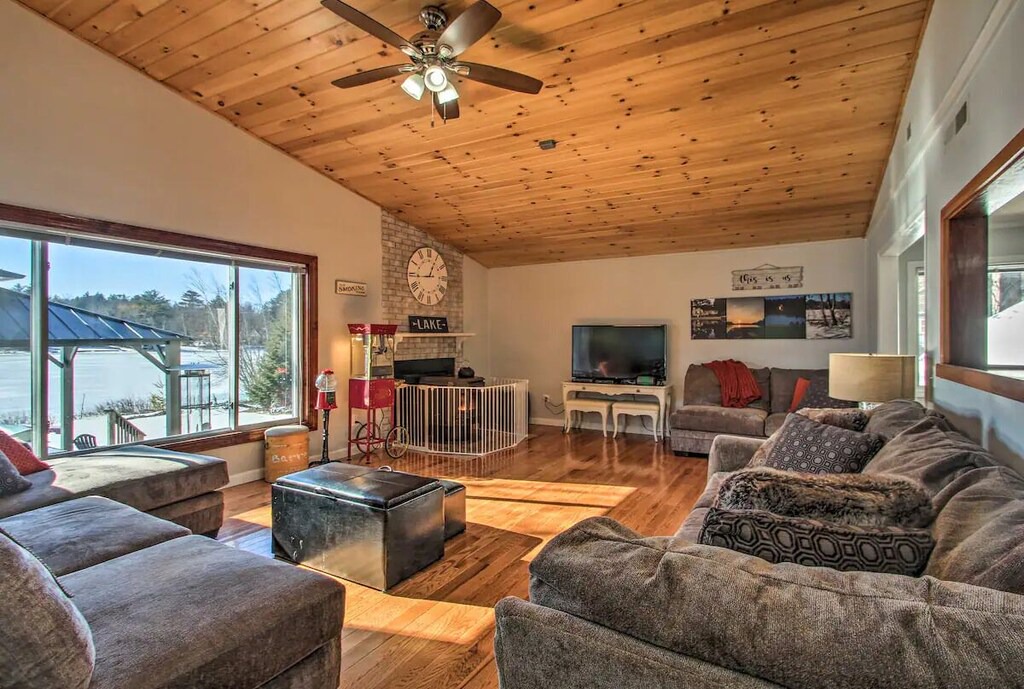 Photo of Livingroom in Barnstead