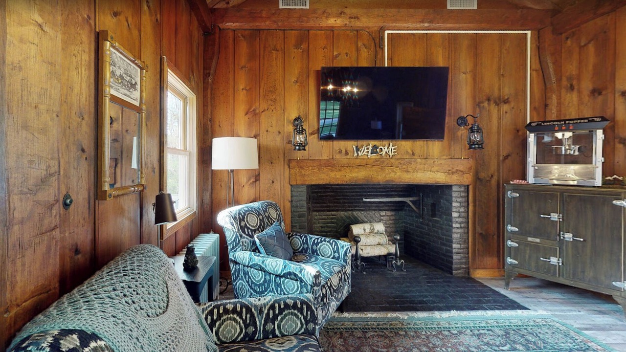 Photo of Livingroom in Francestown