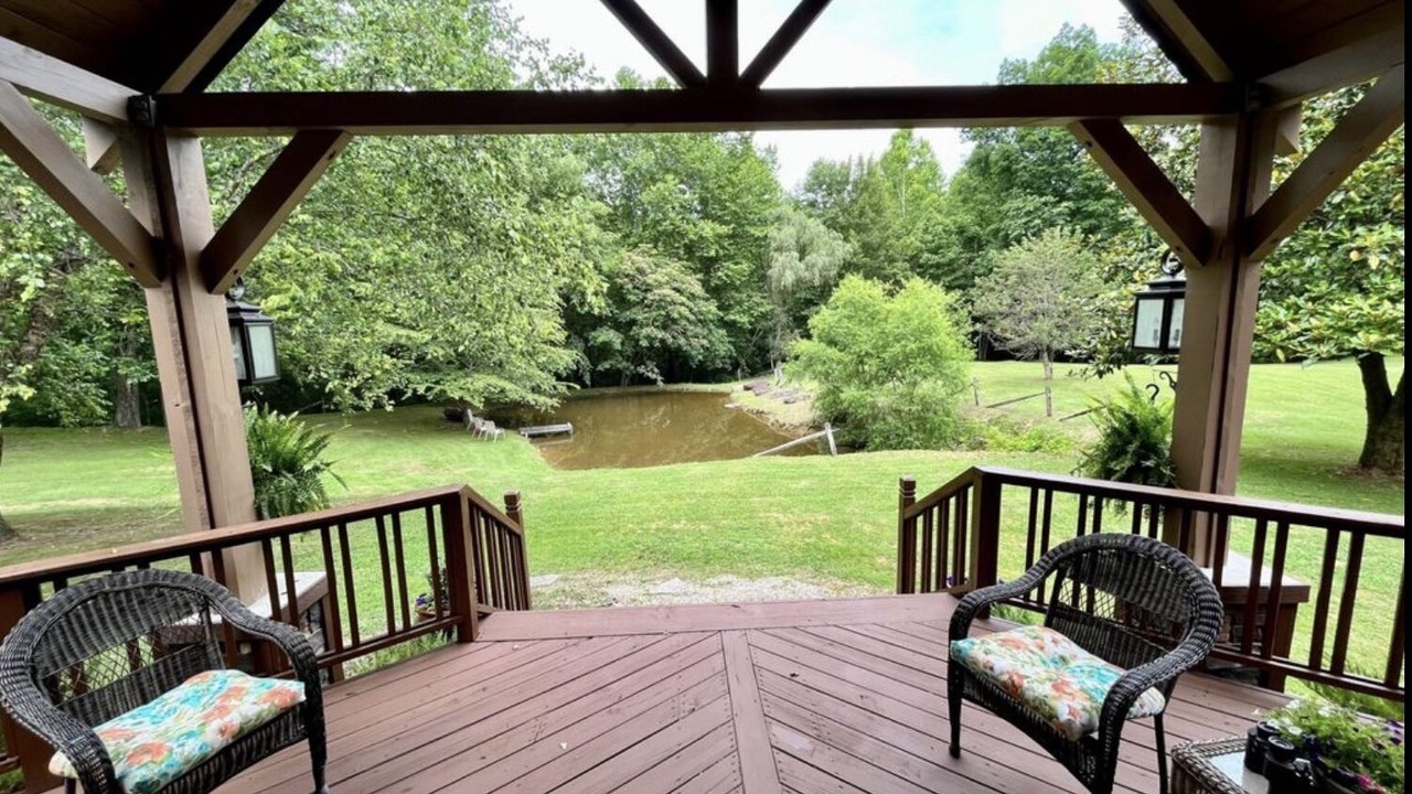Photo of Outdoor in Left Hand