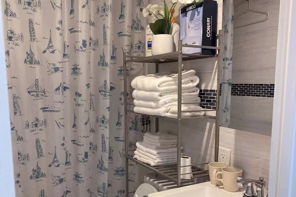 Photo of Bathroom in East Flushing