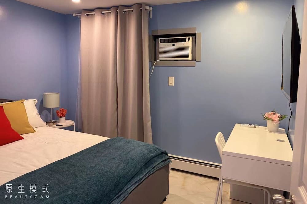 Photo of Bedroom in East Flushing