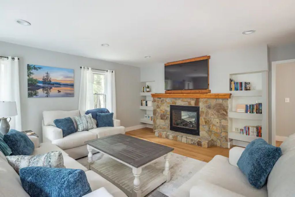 Photo of Livingroom in Elkins